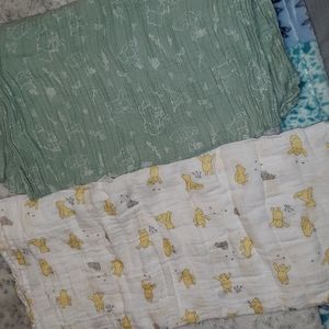 Set of 2 winnie the pooh muslin blankets